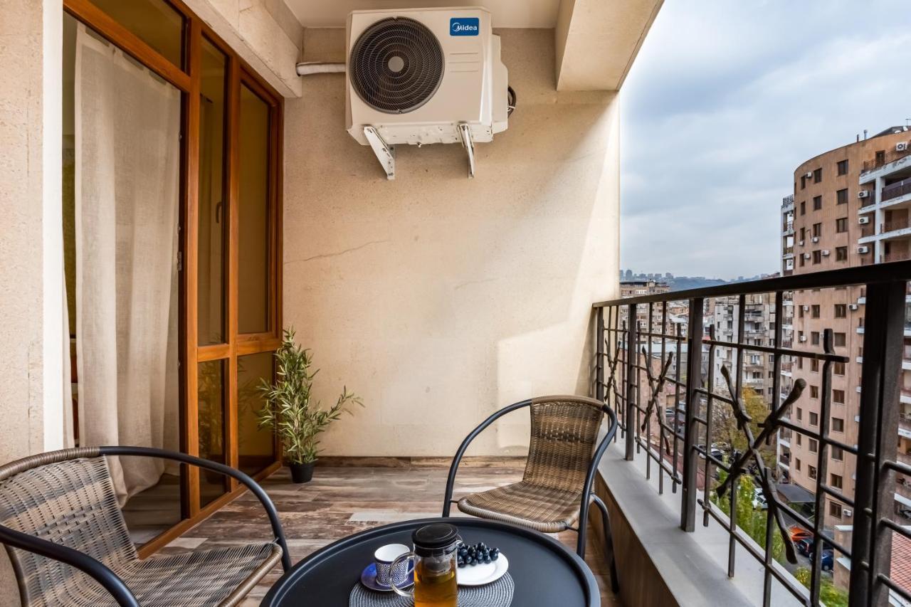 Hotelise I Gin Apartment Jereván Kültér fotó